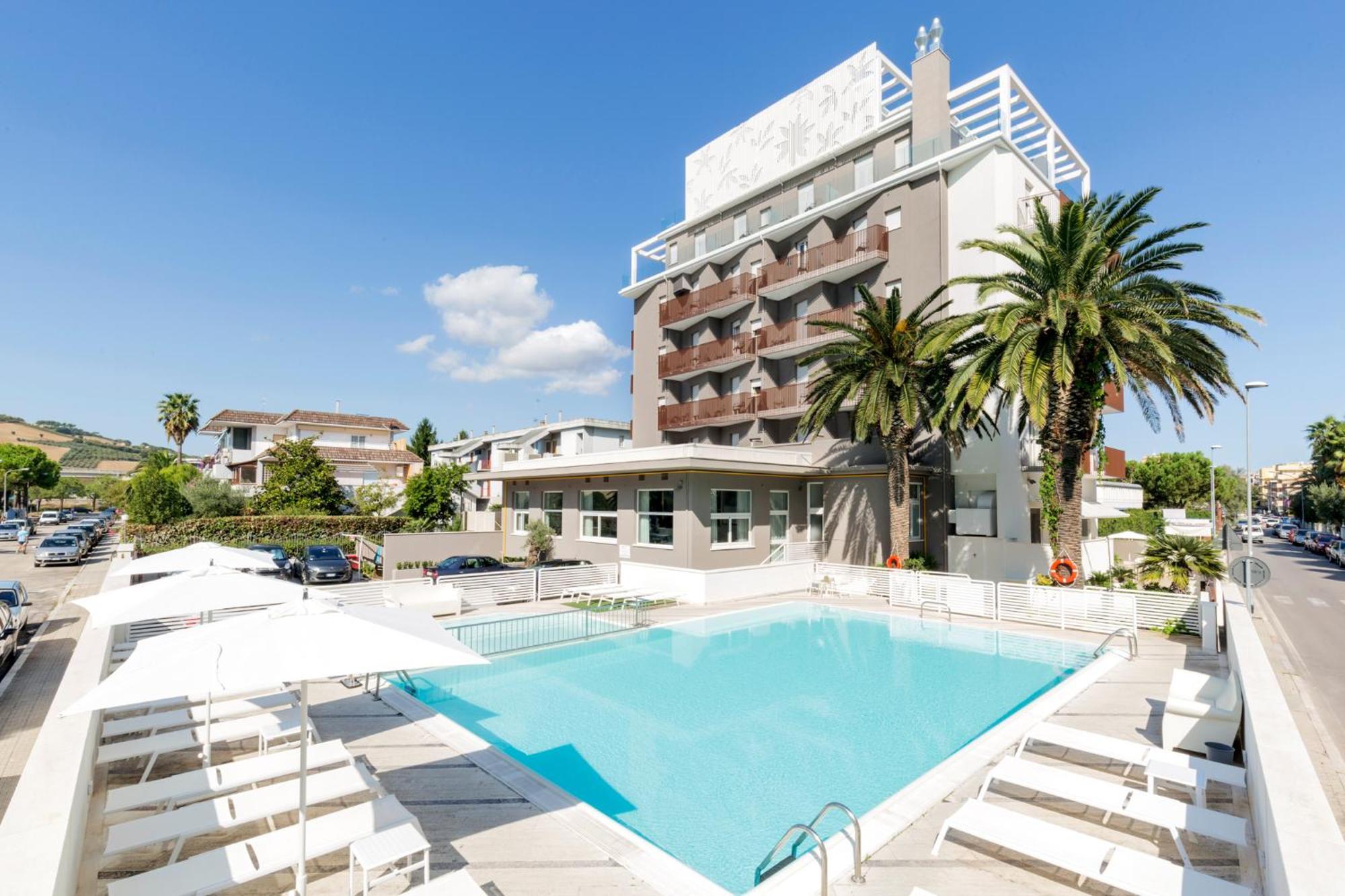 Hotel Bernard San Benedetto del Tronto Extérieur photo