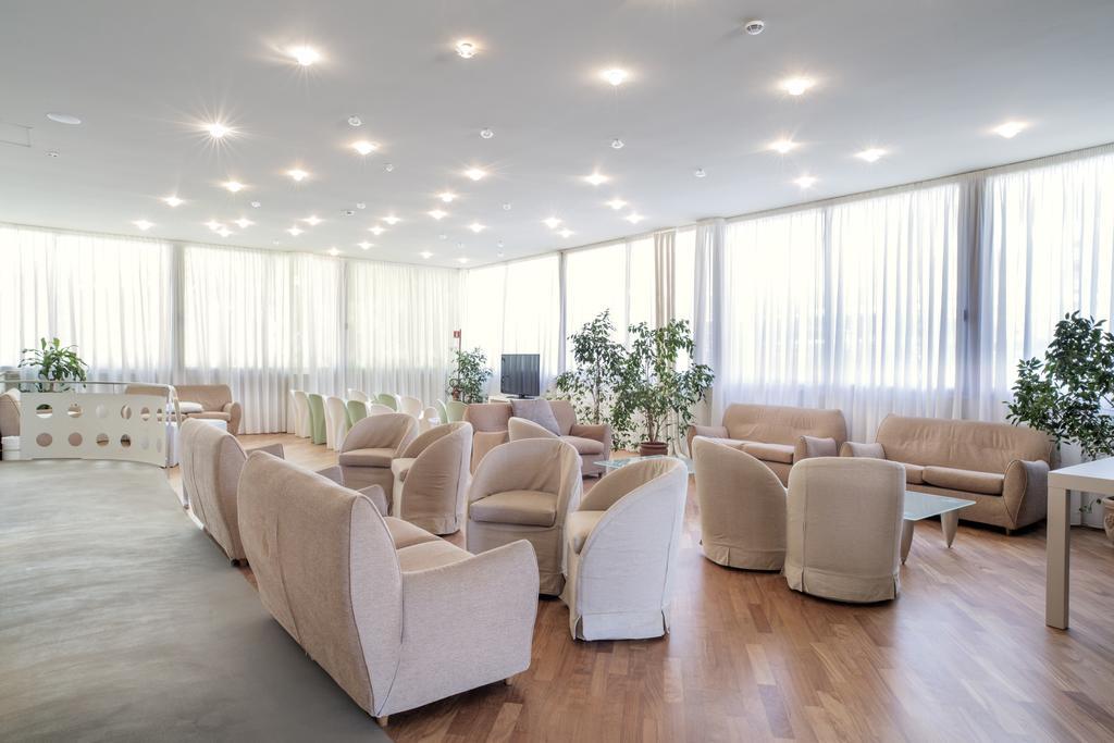Hotel Bernard San Benedetto del Tronto Extérieur photo