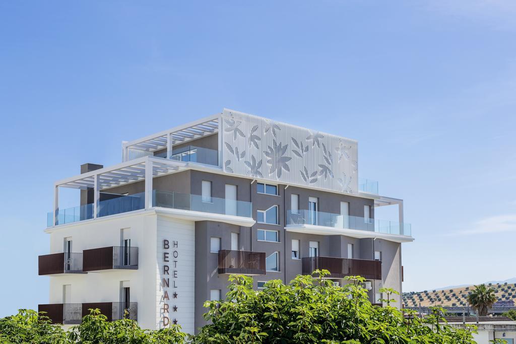 Hotel Bernard San Benedetto del Tronto Extérieur photo