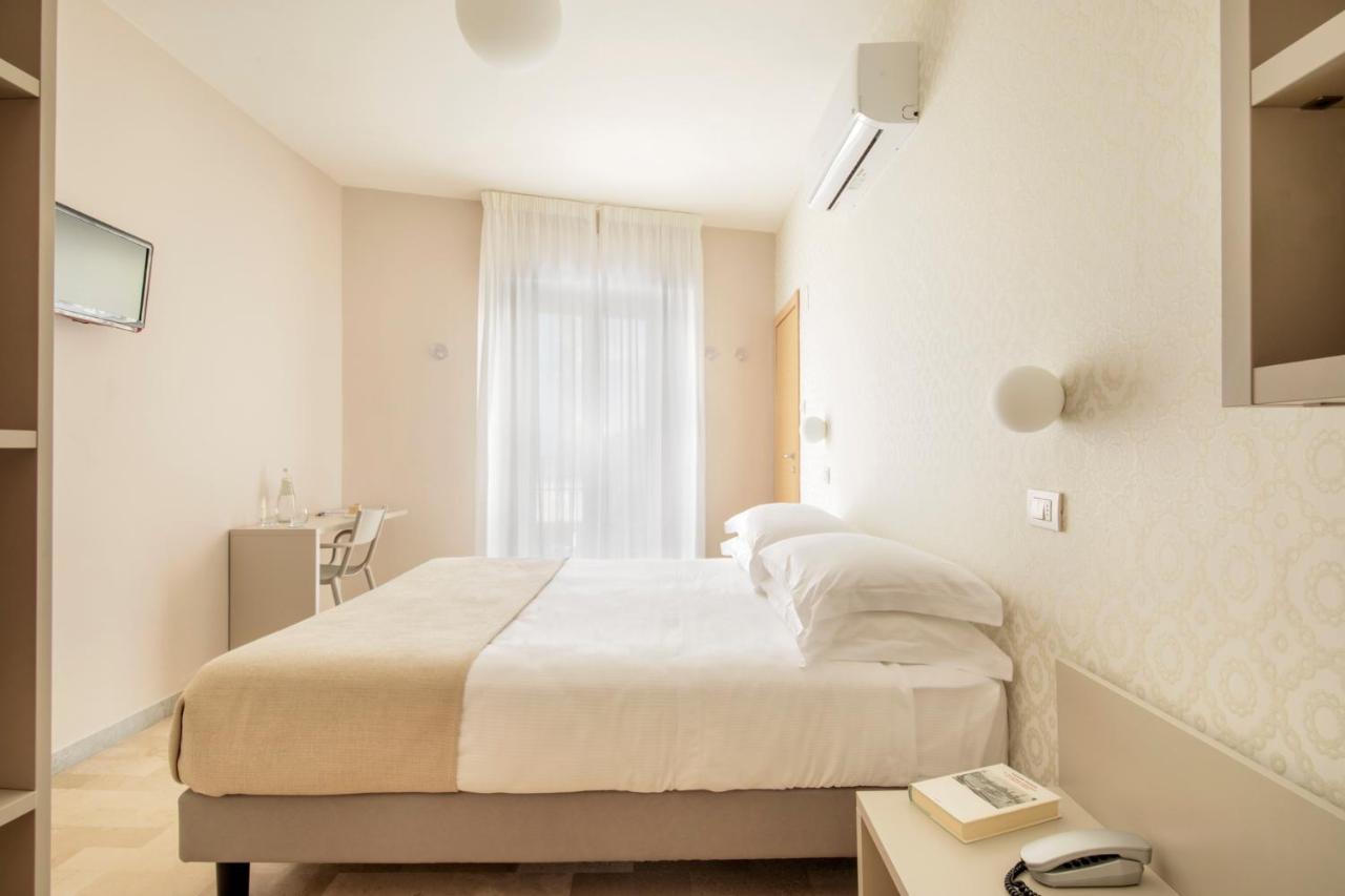 Hotel Bernard San Benedetto del Tronto Extérieur photo